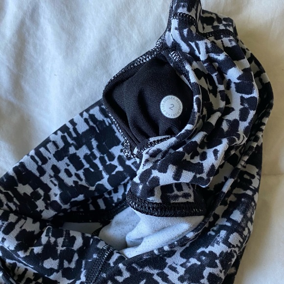 lululemon align pant 25” *black and white digital - Picture 3 of 4